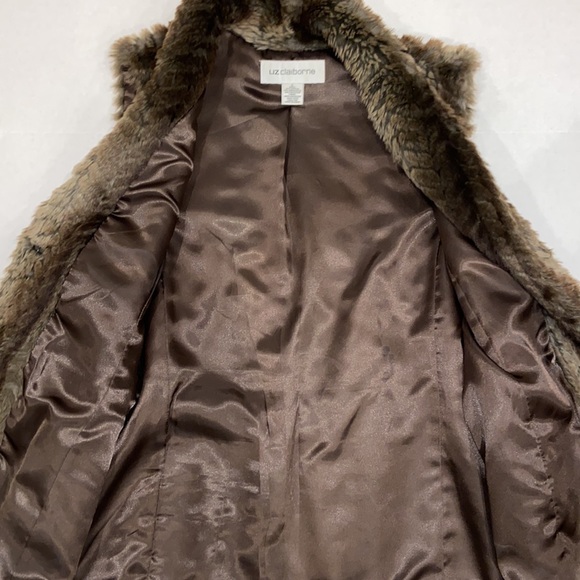 Liz Claiborne Brown Faux Fur Long Vest with Leather Belt sz L - Picture 5 of 7